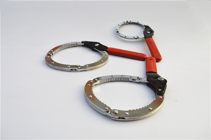 Large, Medium and Small Adjustable Handcuff Filter Wrench Handcuff Oil Filter Wrench Oil Filter Tool