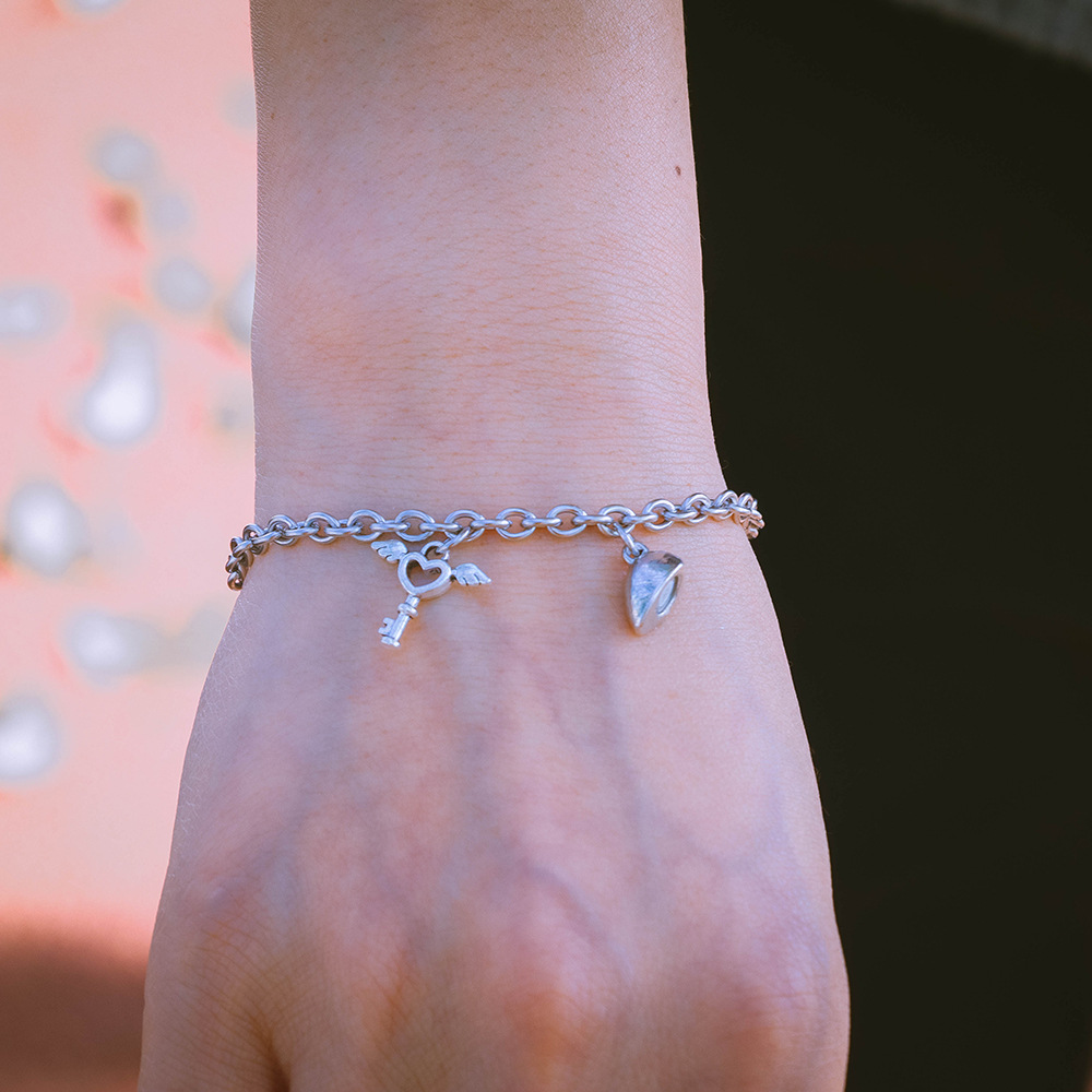 2021 New Taigang Couple Bracelet Stainless Steel Simple Heart-Shaped Magnet Suction Lock Key Men and Women Bracelet Pair
