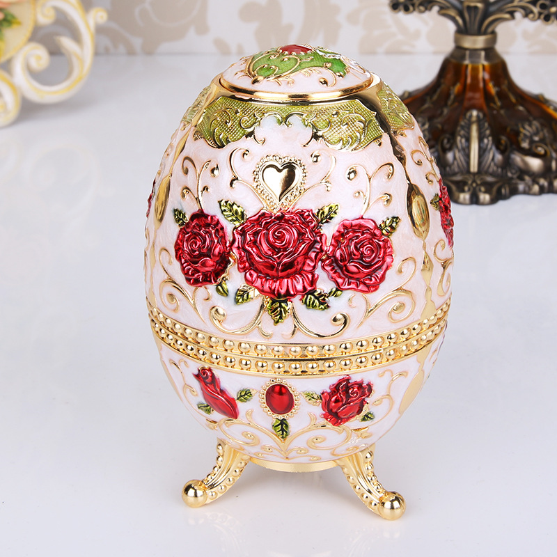 Box Creative European Toothpick Barrel Russian Hand Pressure Automatic Portable HighEnd Retro Dining Table Toothpick Tin