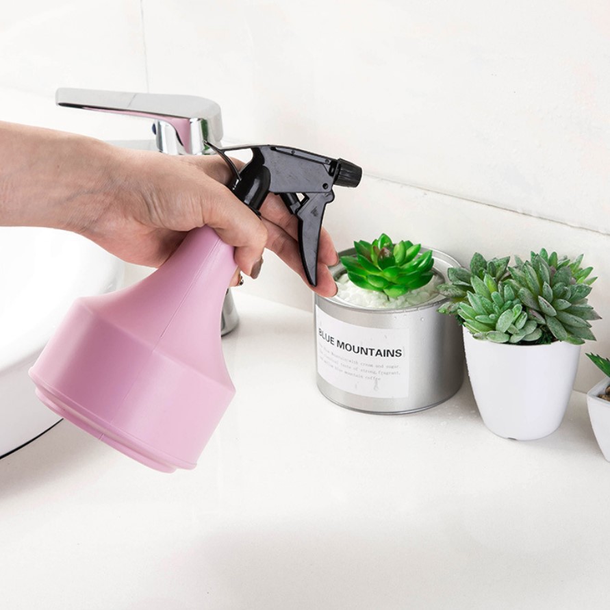 600ml Kindergarten Gardening Watering Pot Watering Can Hand Pressure Watering Plastic Sprayer Small Spray Bottle Sprinkling Can