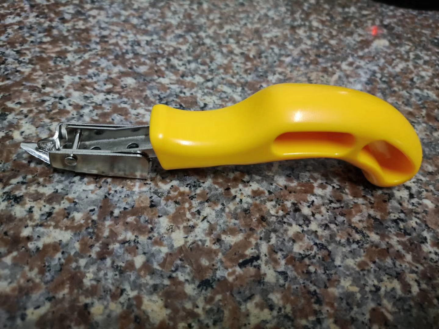 STAPLE GUN AND TICKER