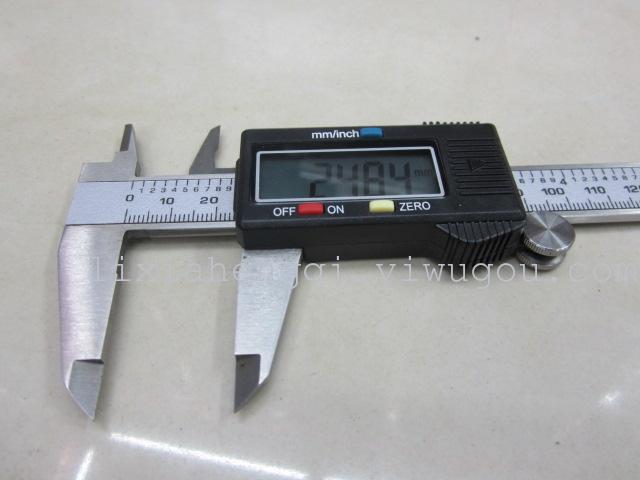Precise Vernier caliper measurements width jewellery