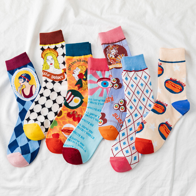The new cross-border fashion socks of Spring and summer 2020, with individual characters and heads, are Cartoon socks for men and women
