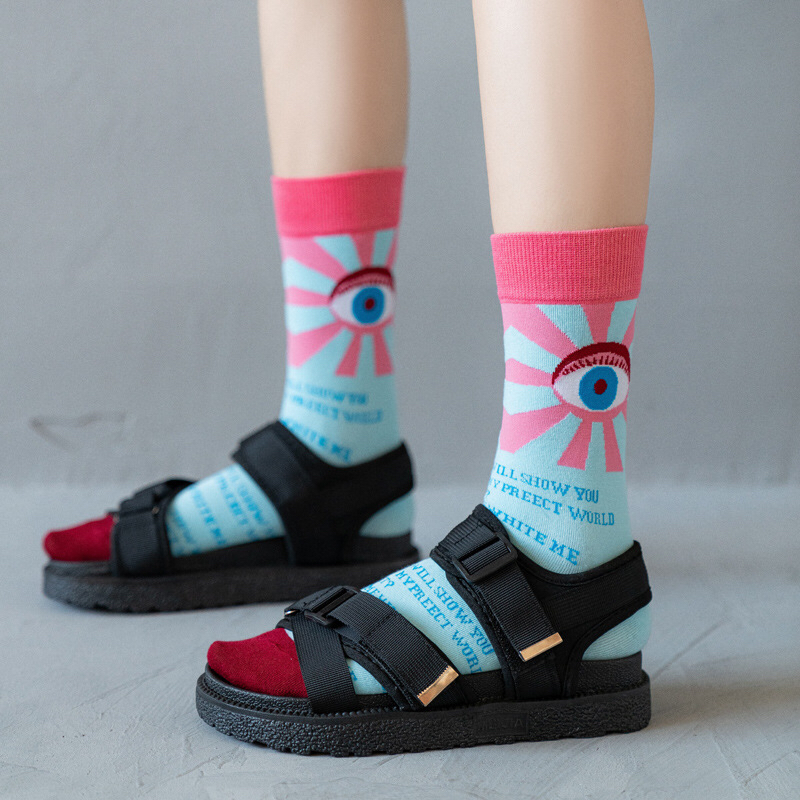 The new cross-border fashion socks of Spring and summer 2020, with individual characters and heads, are Cartoon socks for men and women