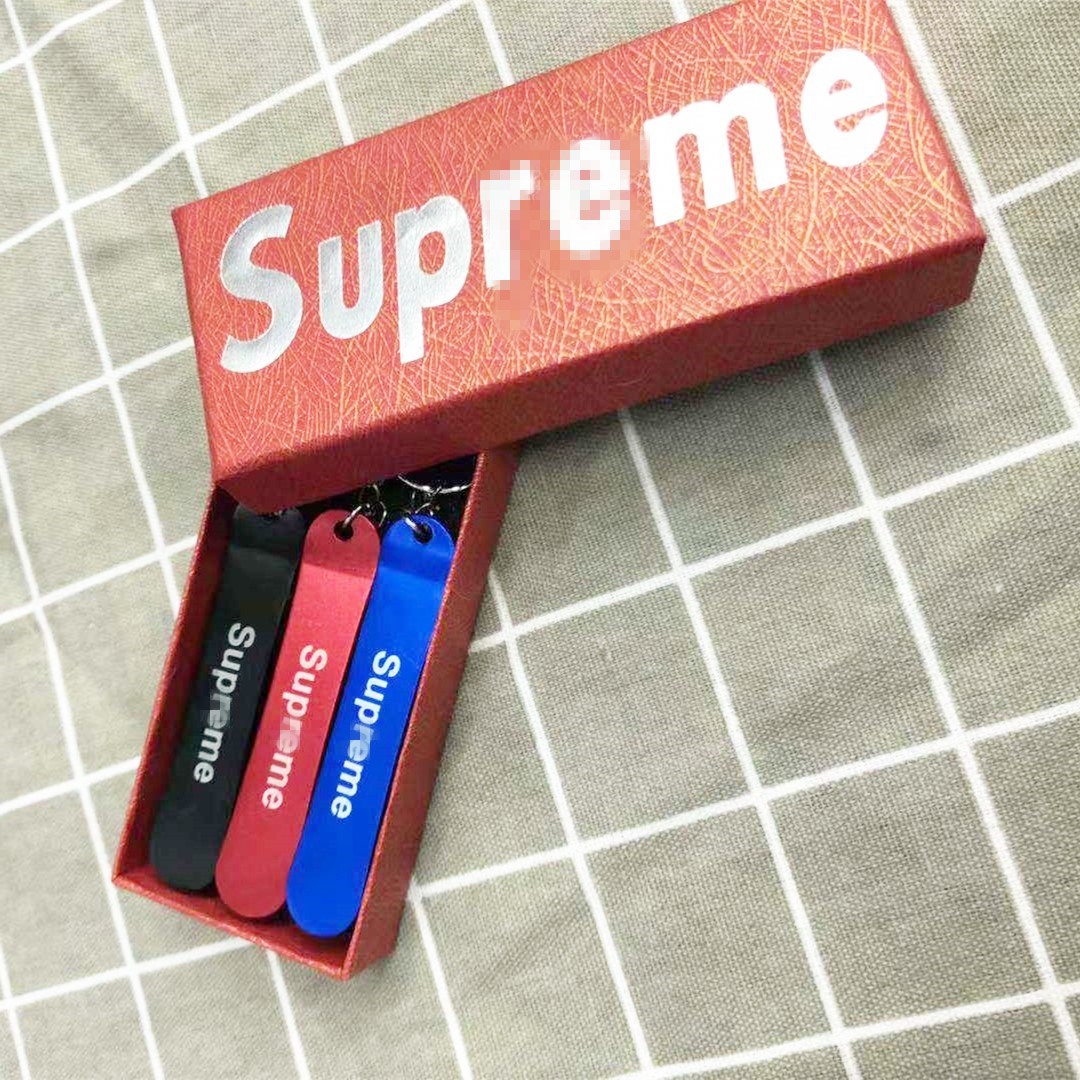Manufacturer supplies environmental protection aluminum alloy slide plate opener metal bottle opener aluminum key chain pendant creative driver
