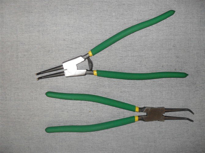 About the mounting of circlip pliers removed clamp retainers with inside clamp and outside caliper with inside bend and outside bend pliers