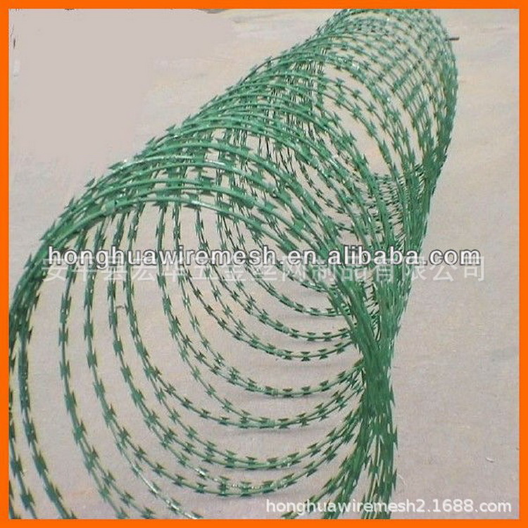 Green plastic coated razor barbed wire protection metal mesh bto-22 bayonet net factory direct sales