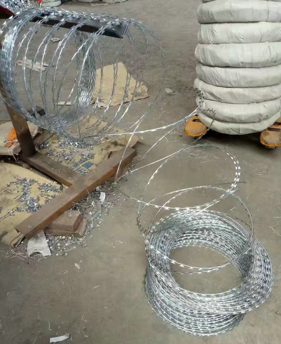 Blade Barbed Wire Spiral Blade Knife Stab Prison Protection Belt Blade REEDRLON