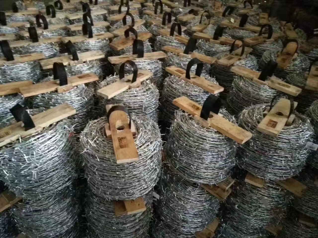 Wire Barbed Wire Barbs Line Barbed Wire Shielded Wire Grid Factory Direct Sales