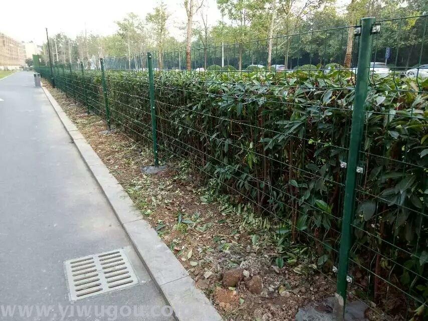 Protective Fence Barbed Wire Roadside Fence