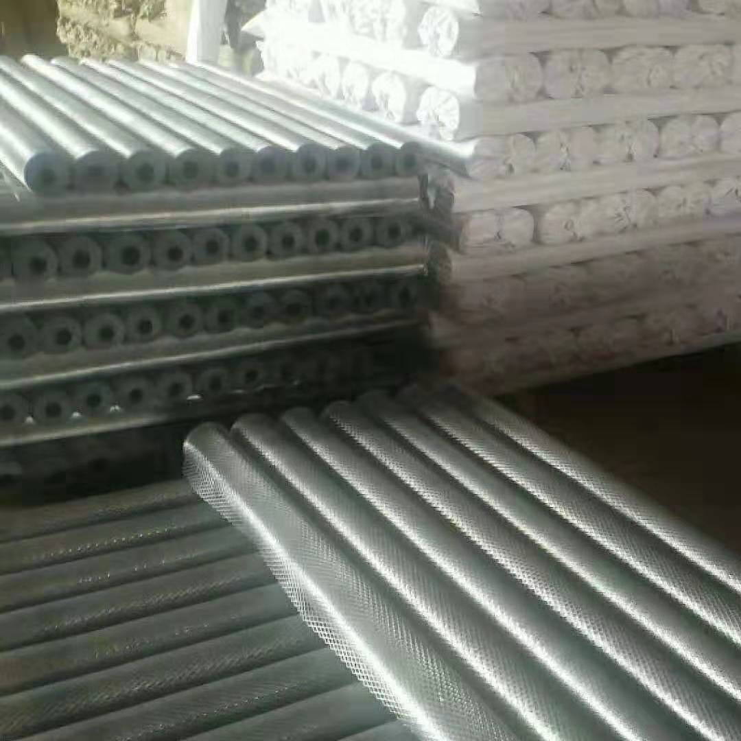 Factory Wholesale Iron Mesh Expanded Metal Mesh 1.2m*10m*4kg Isolation Fence Separation Net Iron Wire Mesh