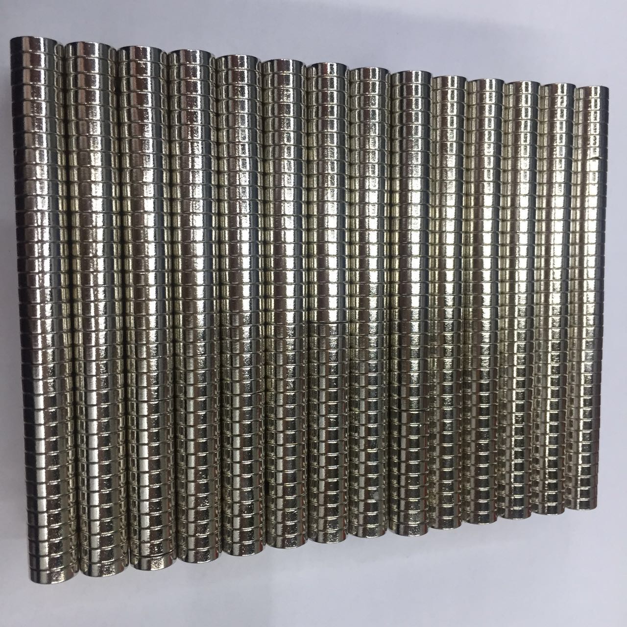 Manufacturers direct sales of 10*3MM nickel-plated magnet for nickel-plated magnet with nickel-plated magnet.