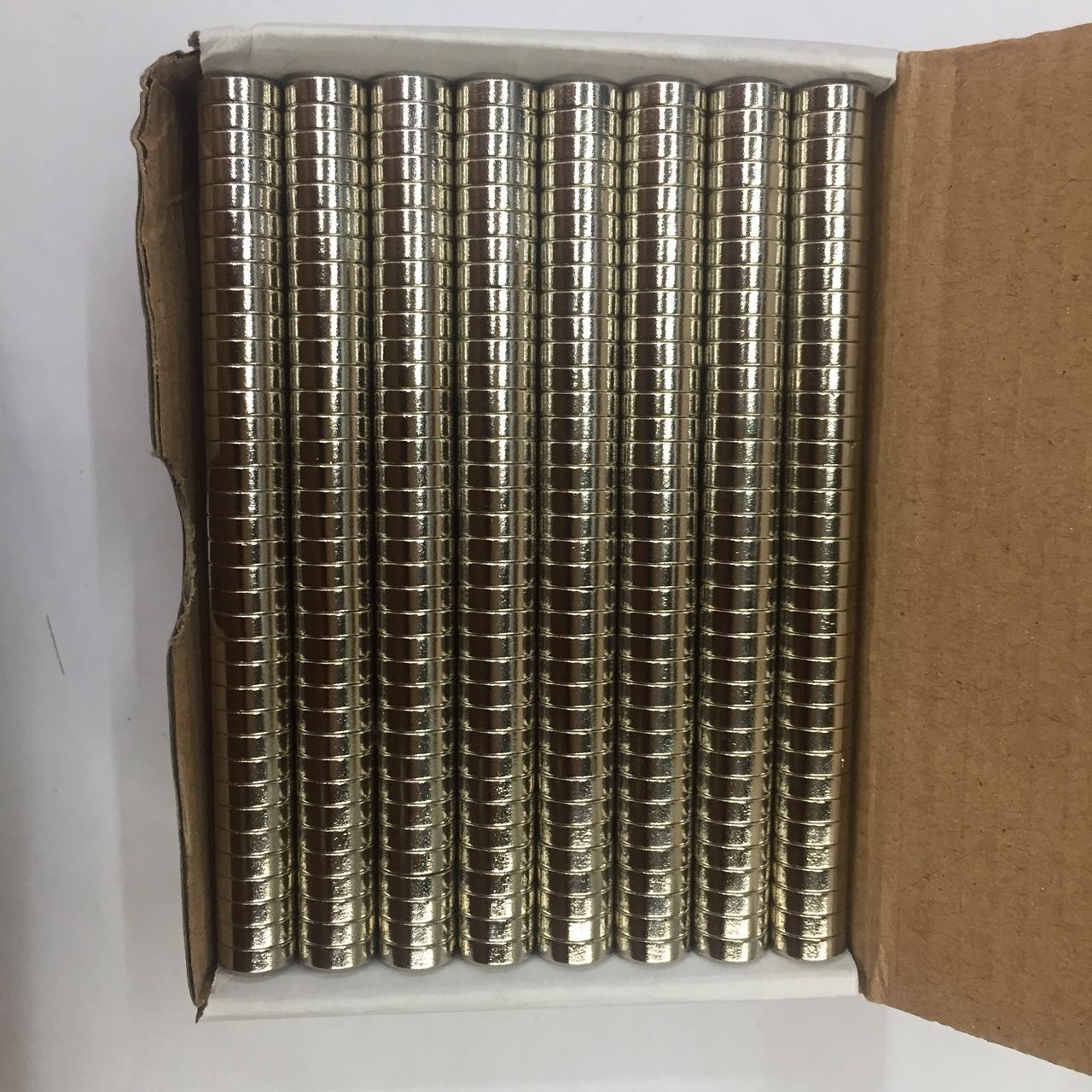 Manufacturers direct sales of 10*3MM nickel-plated magnet for nickel-plated magnet with nickel-plated magnet.
