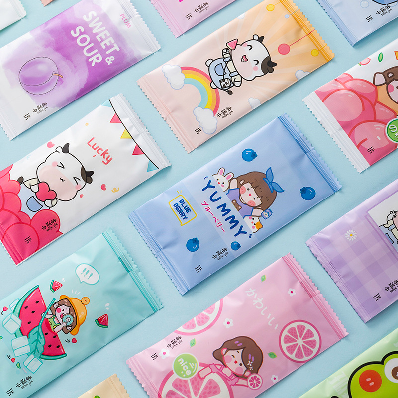Creative Cartoon Fashion Cleansing Wipe 10 Pieces Independent Spunlace Non-Woven Cleaning Wipes Student Portable Wet Tissue