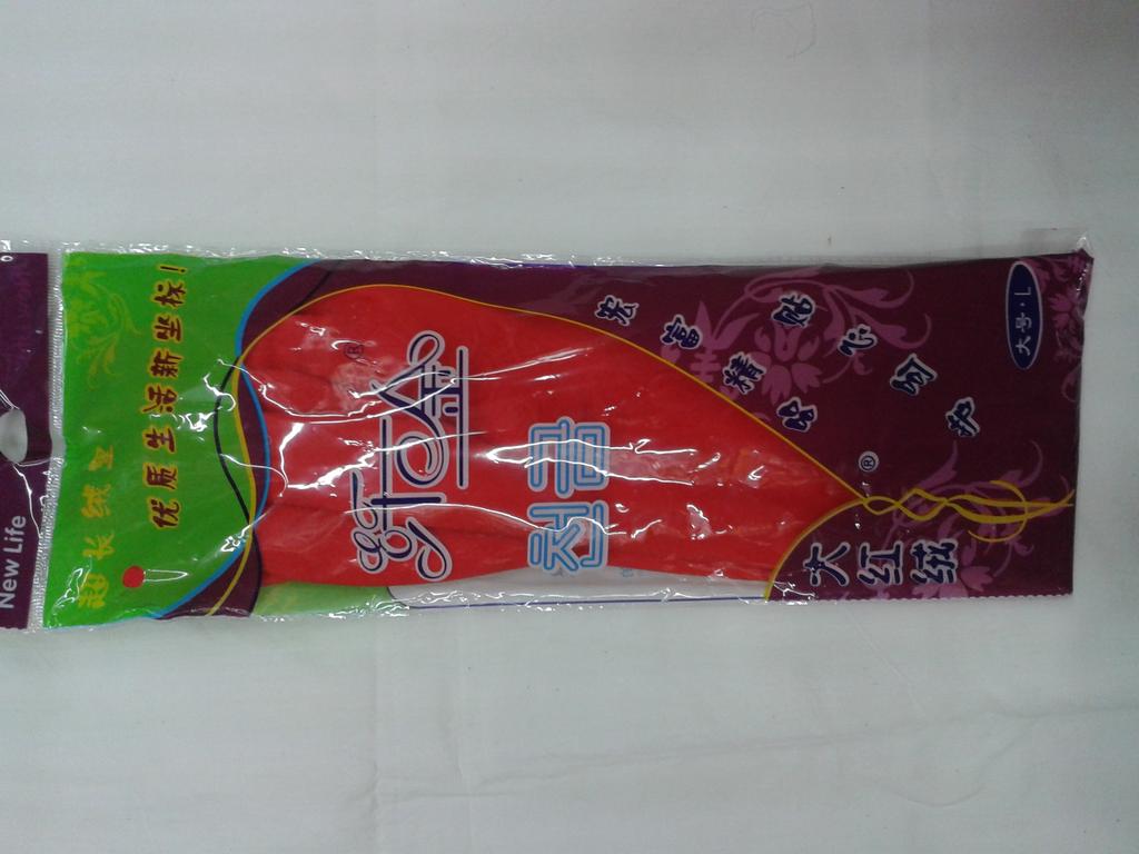 Household latex gloves are 38 cm long.