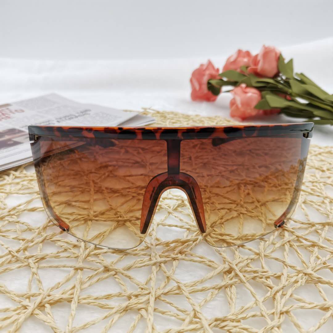 New anti-droplet, anti-spittle, anti-sand safety goggles, trachoma goggles