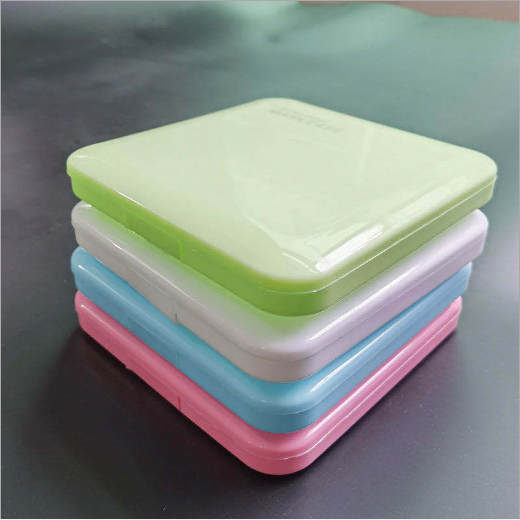 Mask storage box Portable KN95/N95 folding mask temporary storage plastic box