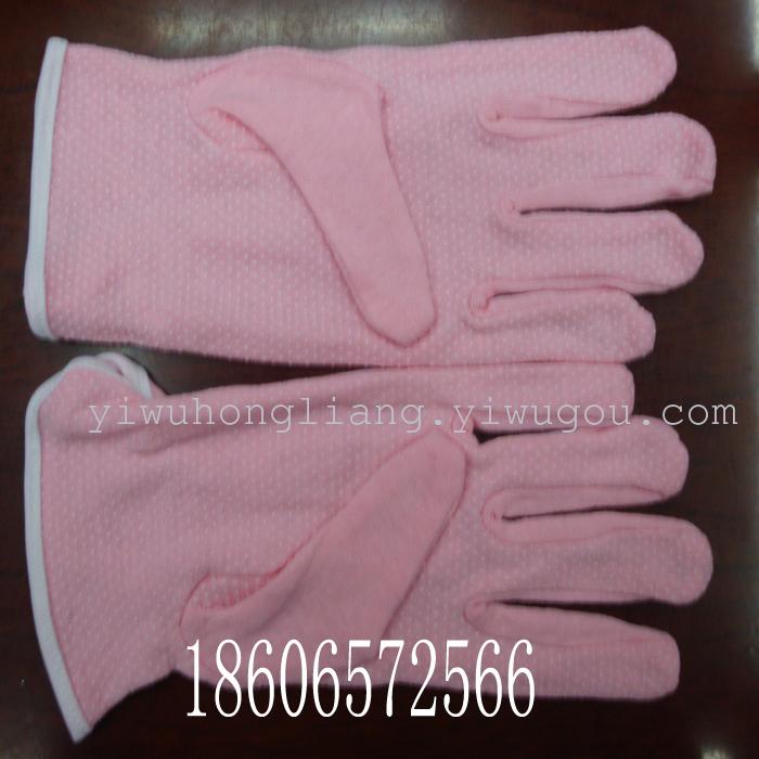 A pair of OPP. plastic gloves color cotton 1 Pack 20.4-color mixed to pack.