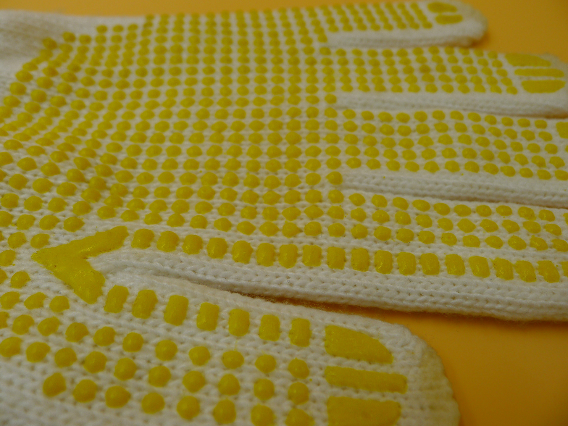Manufacturer direct selling wear - resistant computer machine woollen cloth 10 needle yellow point plastic gloves point