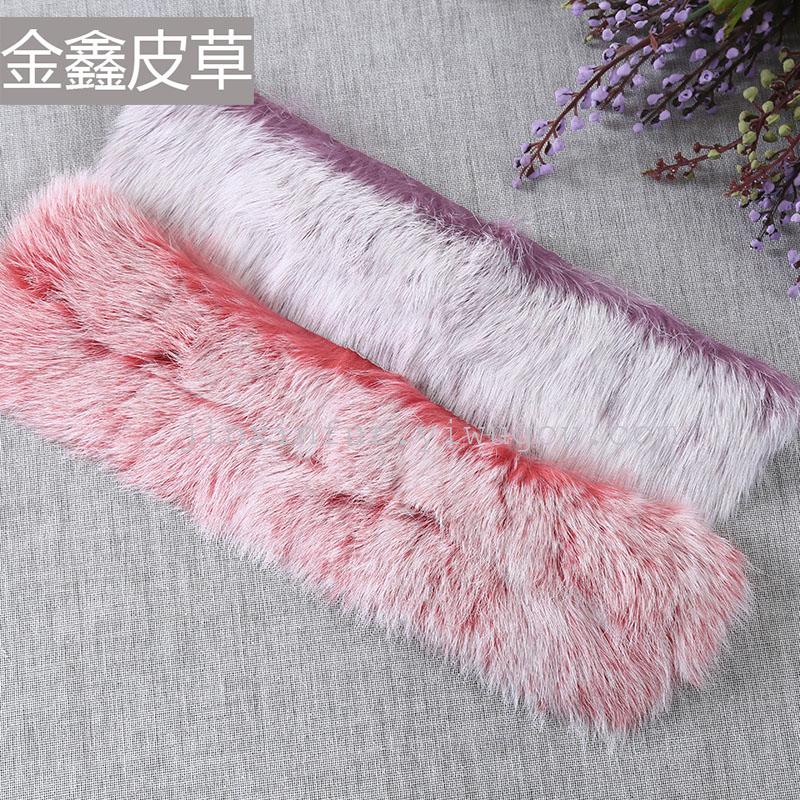 A rabbit fur gloves cuffs