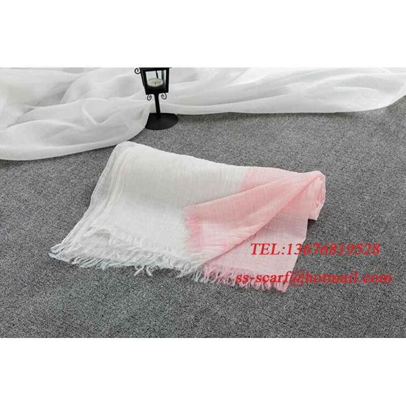Cotton yarn-dyed scarf with gradual change 