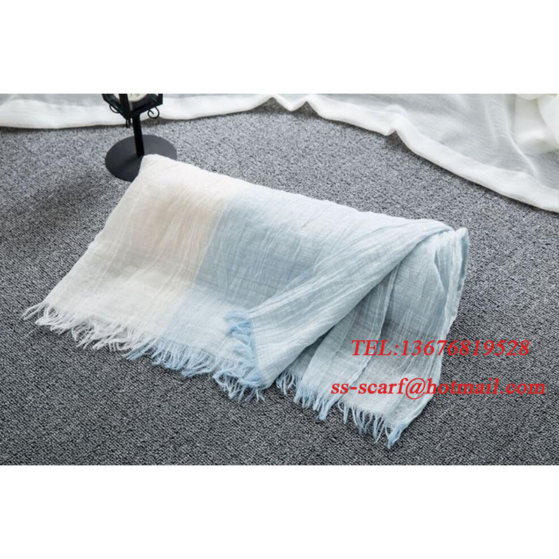 Cotton yarn-dyed scarf with gradual change 
