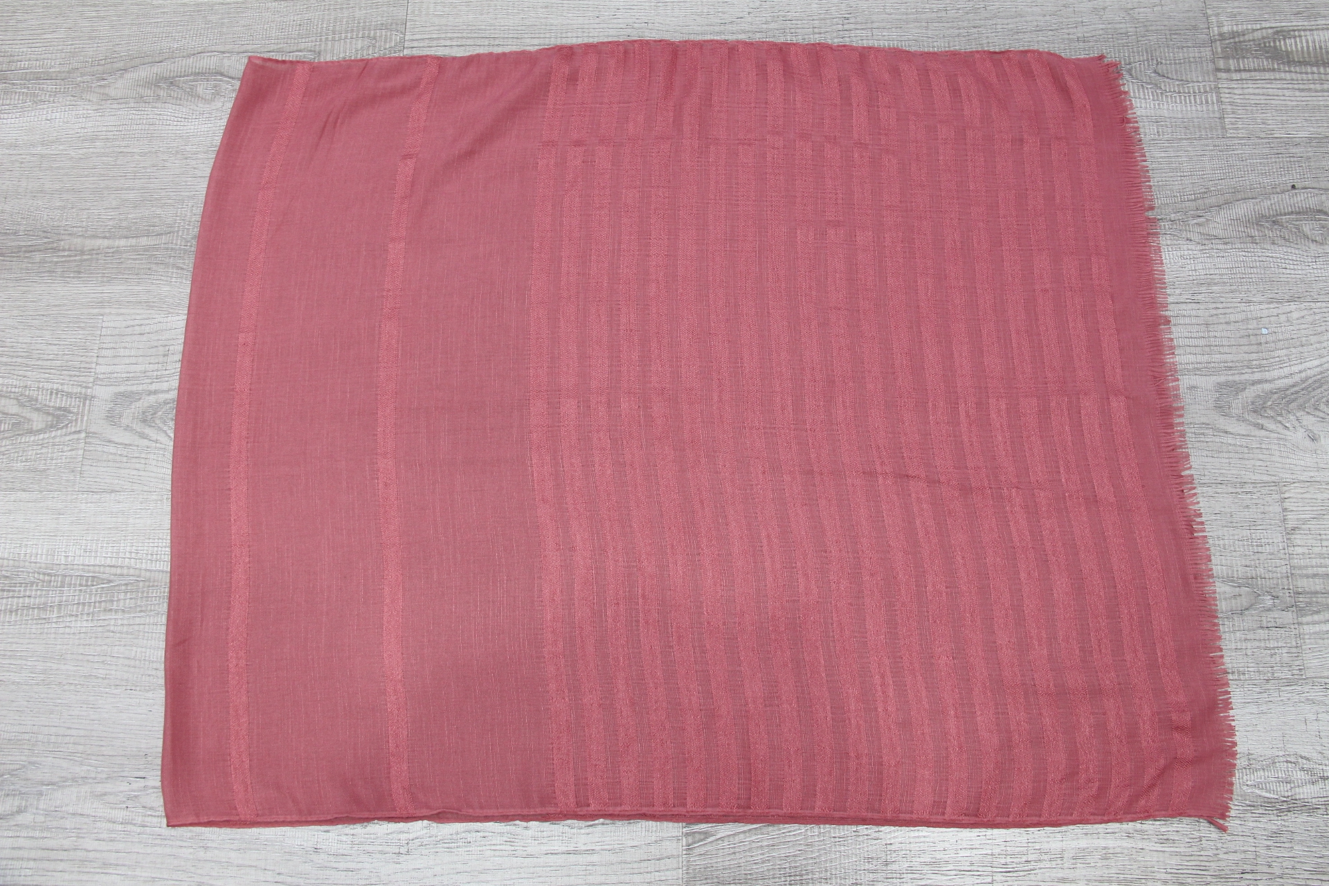 Wish Popular European and American Men&#039;s Yarn-Dyed Scarf Men&#039;s Winter Jacquard British Solid Color Shawl Spot Wholesale
