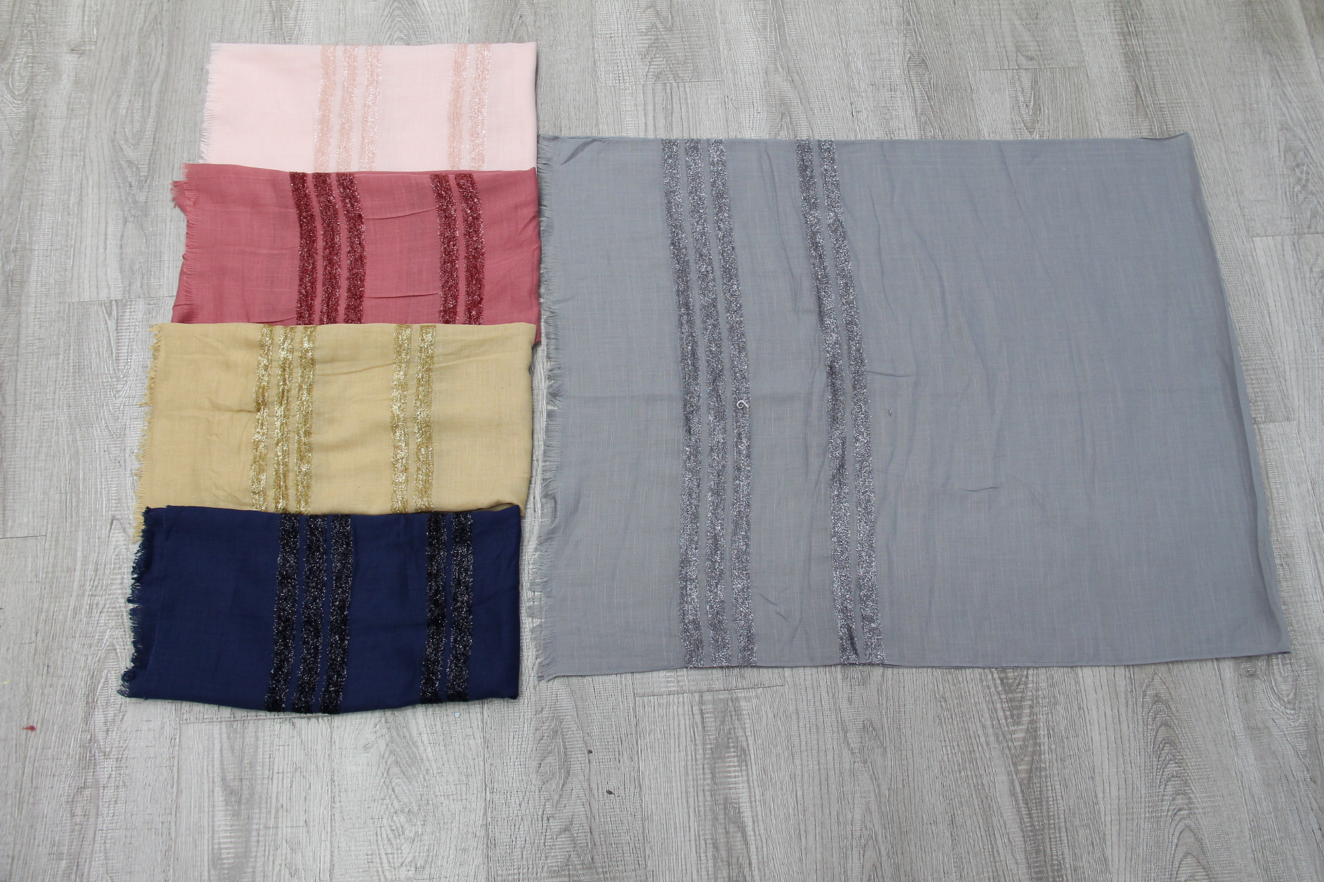 Wish Popular European and American Men&#039;s Yarn-Dyed Scarf Men&#039;s Winter Jacquard British Solid Color Shawl Spot Wholesale