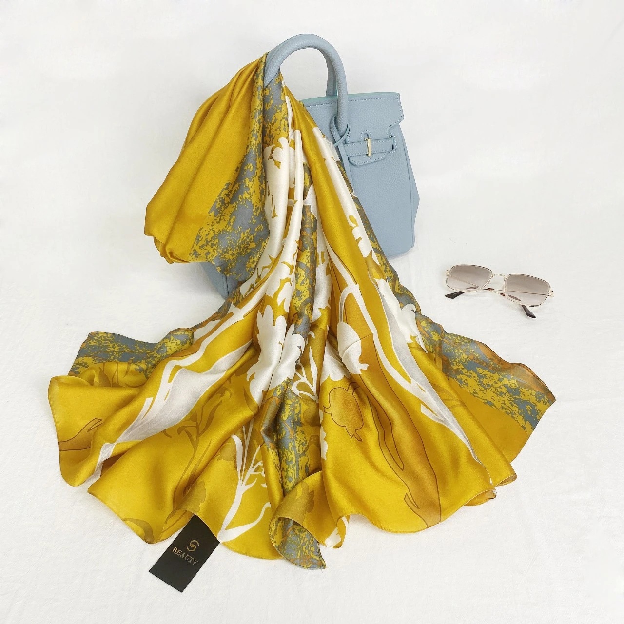 Printed Scarf Female Sun Protection for Four Seasons Silk Scarf Mulberry Silk Gift Scarf Beach Shawl Printing Scarves