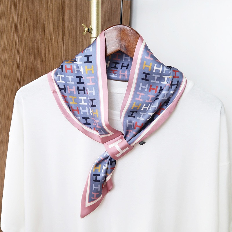 2020 New Letter Printing Small Scarf Fashion Korean Multi-Functional Scarf Hair Band Handbag Handle Wrap Imitated Silk Scarves