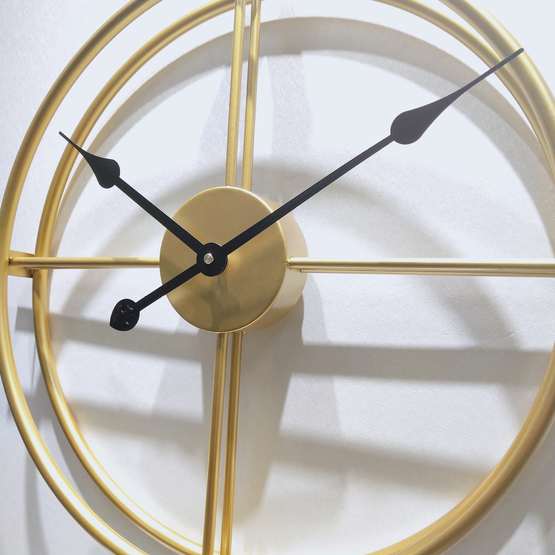 One Red Nordic Wall Clock Living Room Modern Decorative Clock Creative Majestic Bedroom Fashion Pocket Watch Mute Personality Clock