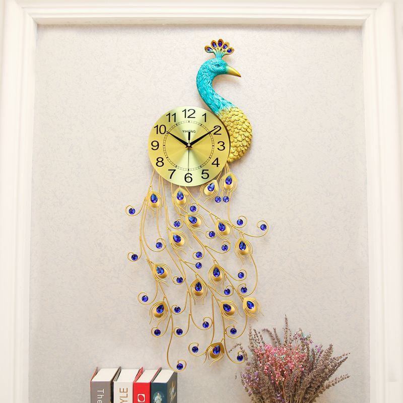 One Red Peacock Creative European Clock Modern Fashion Simple Living Room Wall Clock Bedroom Noiseless Quartz Clock Pocket Watch