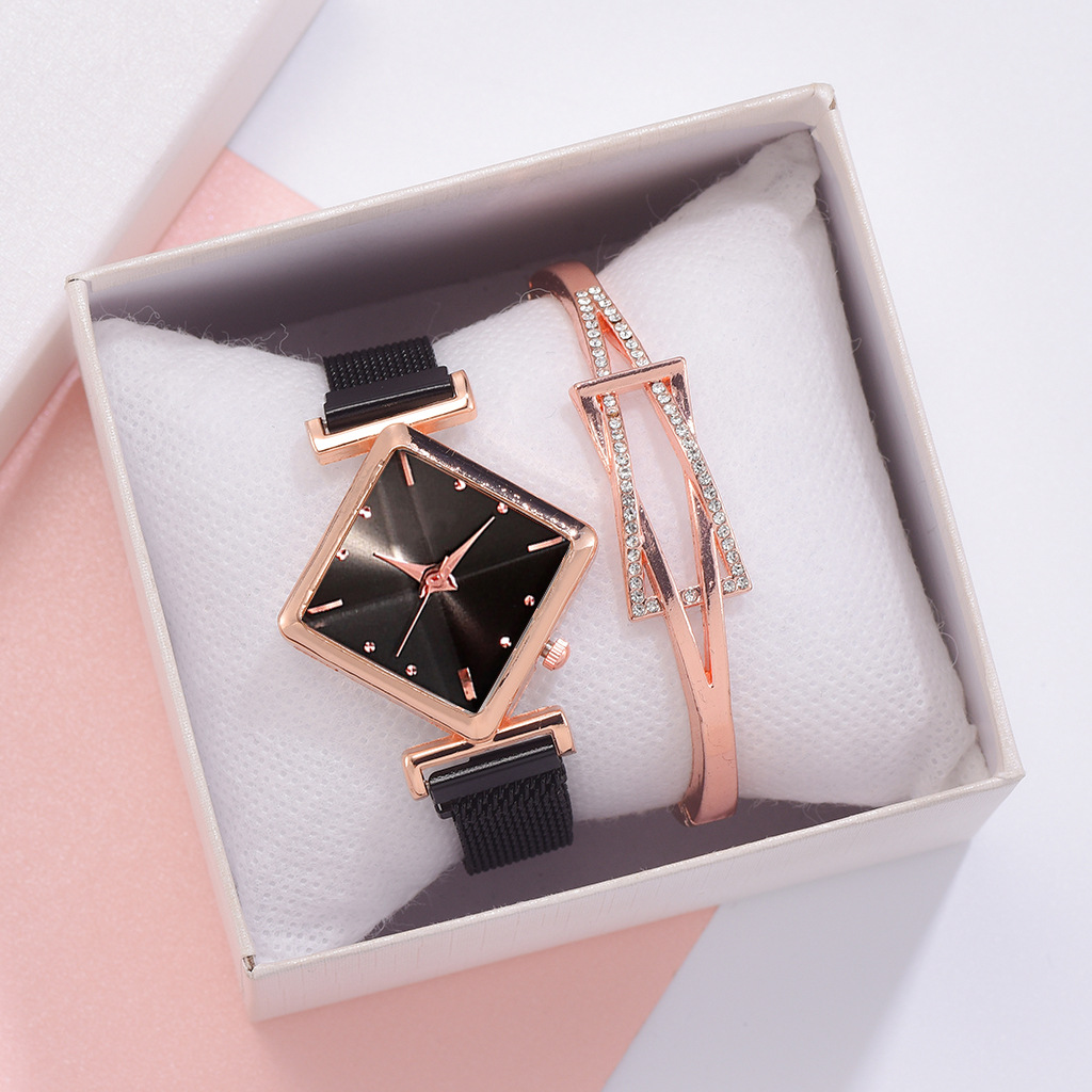 BestSeller on Douyin Watch Women&#039;s Simple and Stylish Personality Diamond Watch Fashion Combination Set in Stock Whole