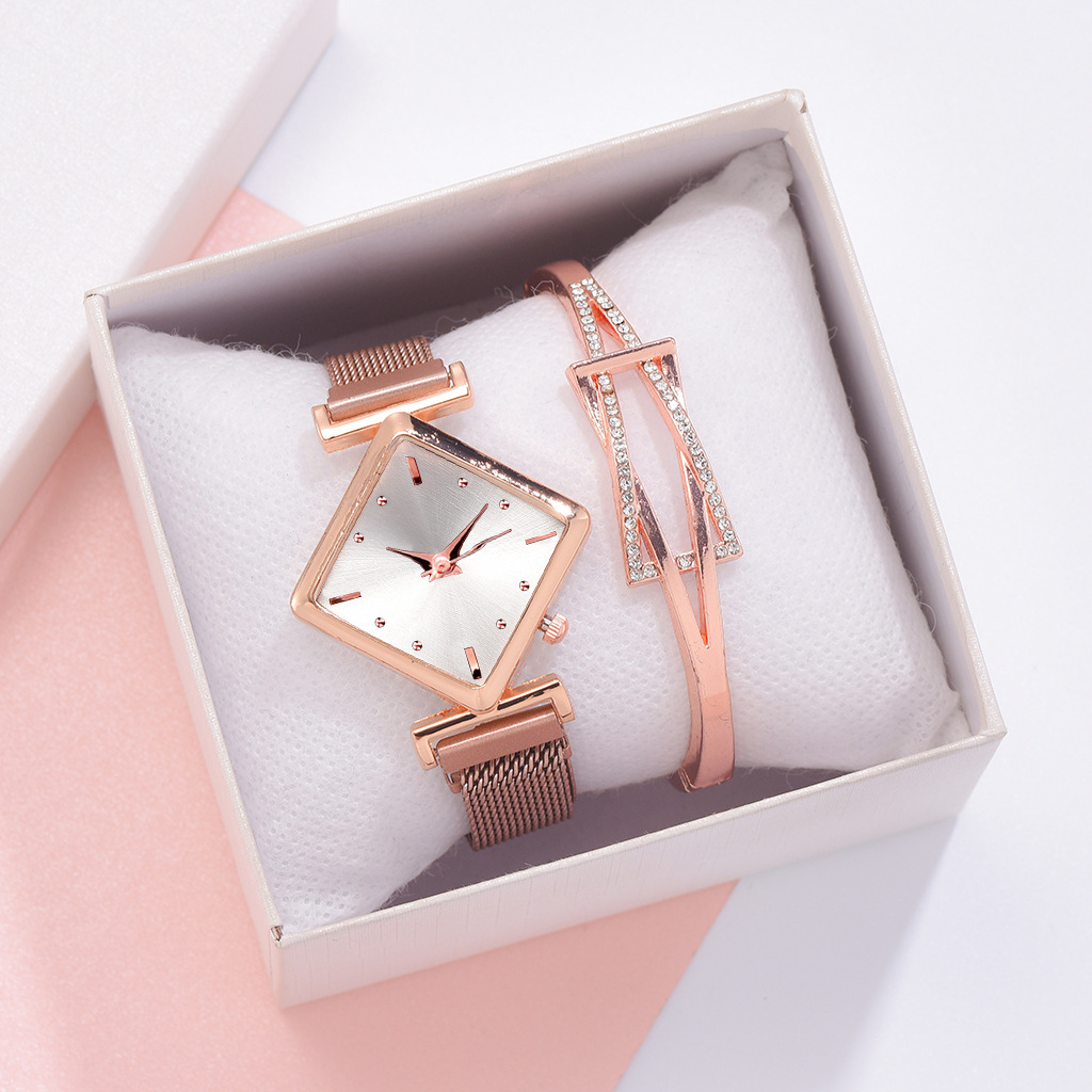 BestSeller on Douyin Watch Women&#039;s Simple and Stylish Personality Diamond Watch Fashion Combination Set in Stock Whole