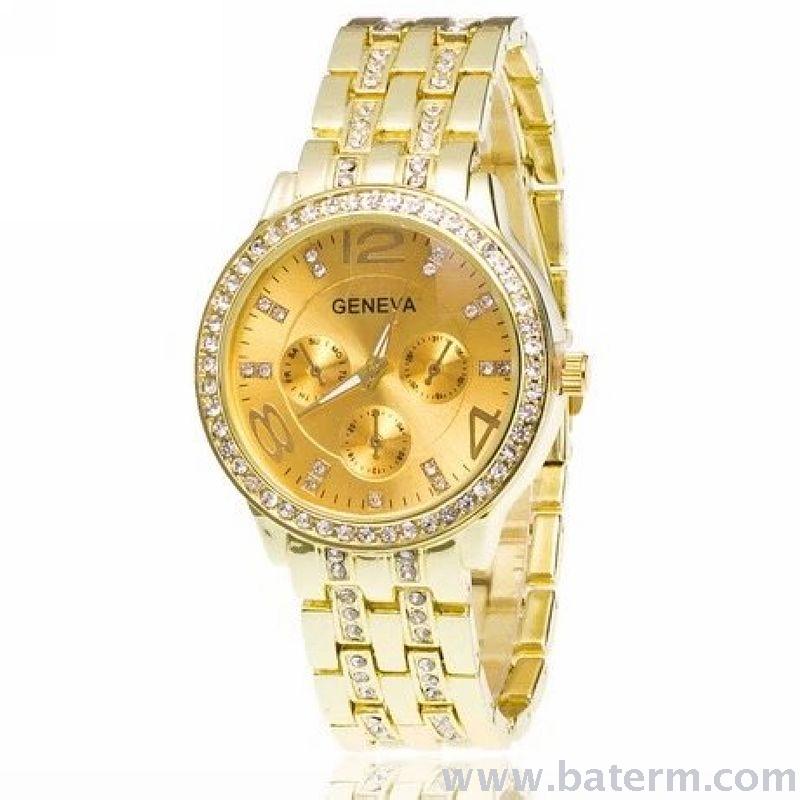 AliExpress explosions fashion selling diamonds Geneva three decorative steel watch tri-color