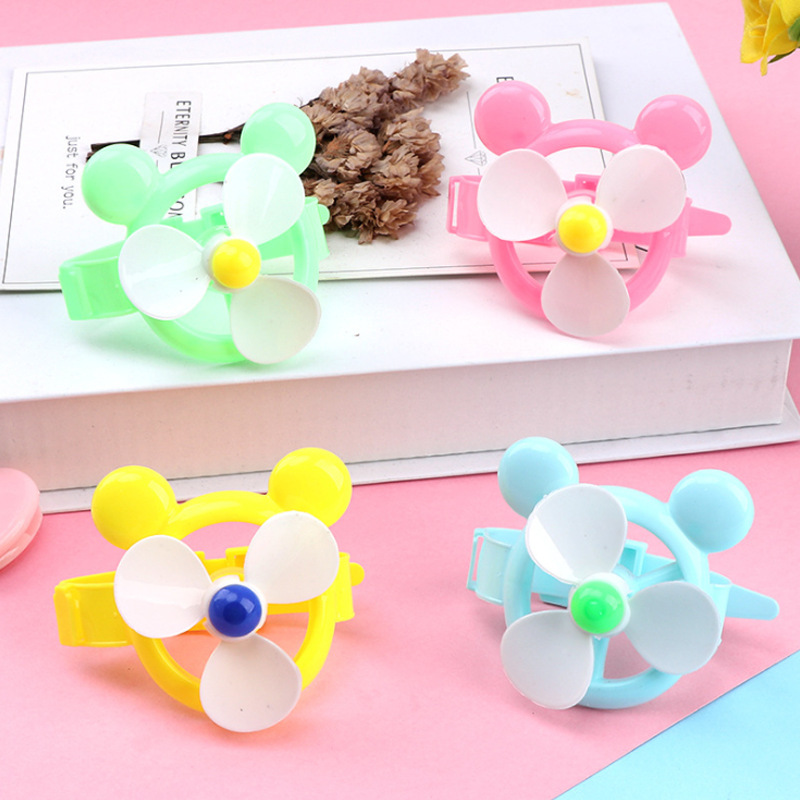 Factory Children&#039;s Creative Small Toys Colorful Wrist Watch Windmill