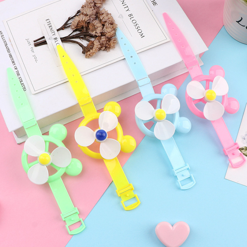 Factory Children&#039;s Creative Small Toys Colorful Wrist Watch Windmill