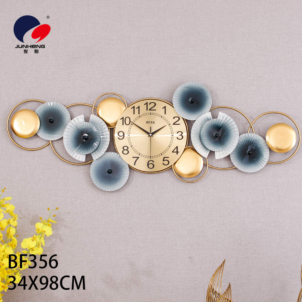 Modern Simple and Light Luxury Metal Wall Clock Creative Restaurant Decoration Pocket Watch Living Room Clock Household Atmospheric Hallway Clock