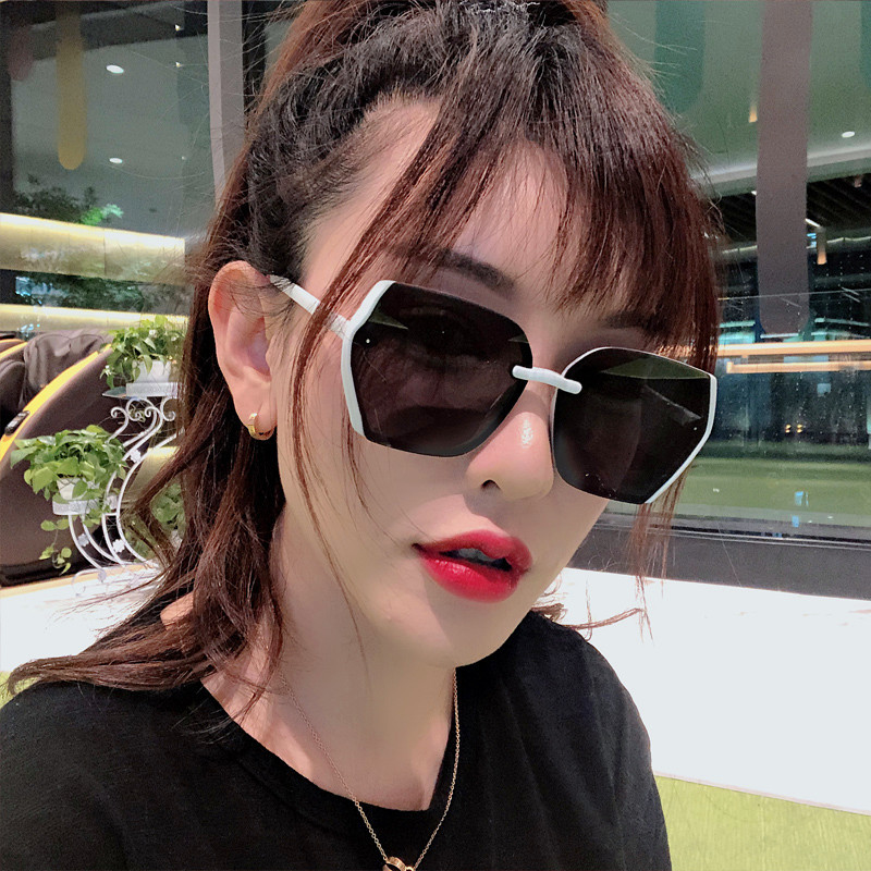 The new style men&#039;s driving glasses sunglasses female round face big face instagram style eyes street shot 9907