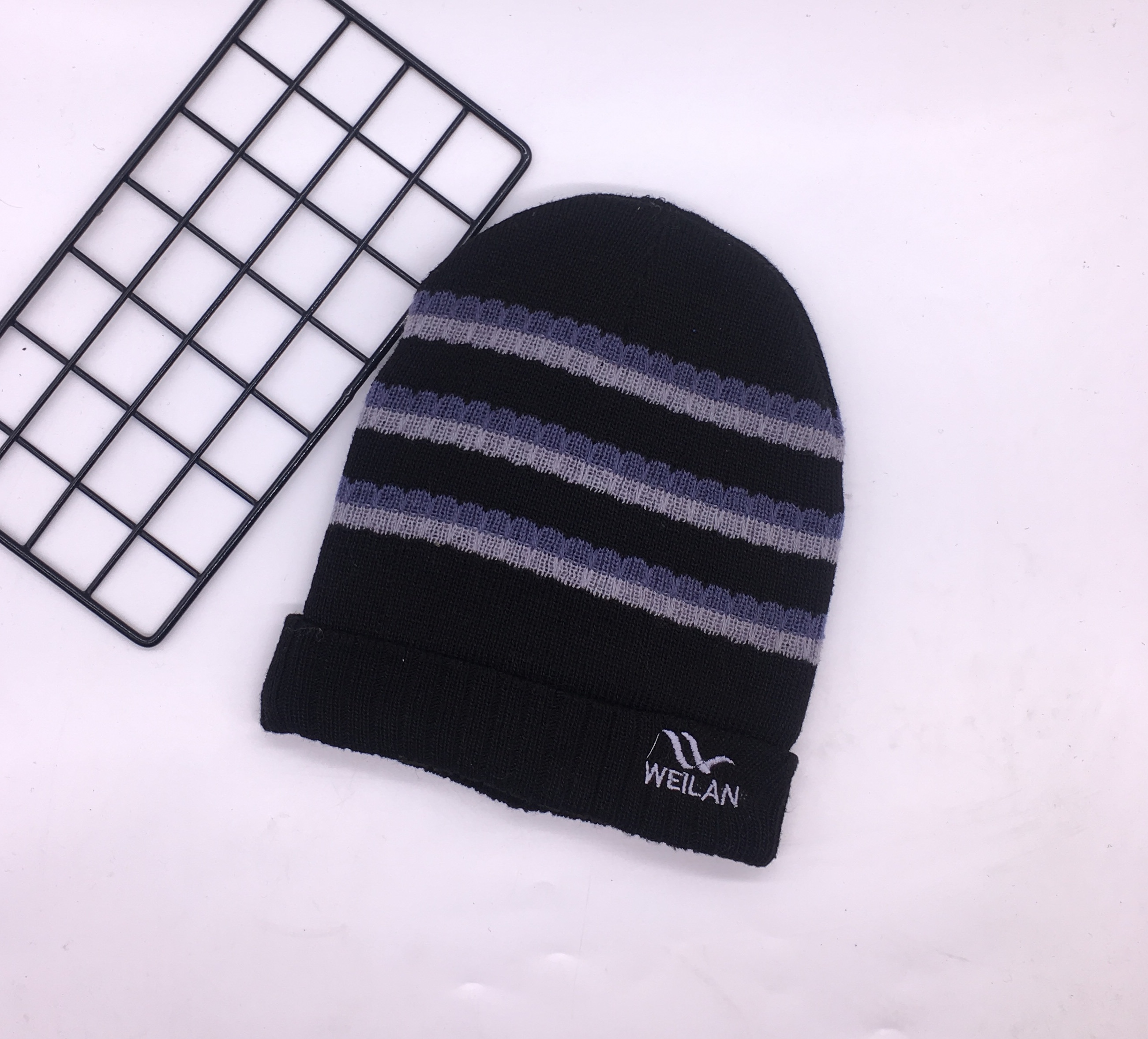 The new style of men&#039;s jacquard and fleece knitted hat is suitable for children of chaozhou embroidery