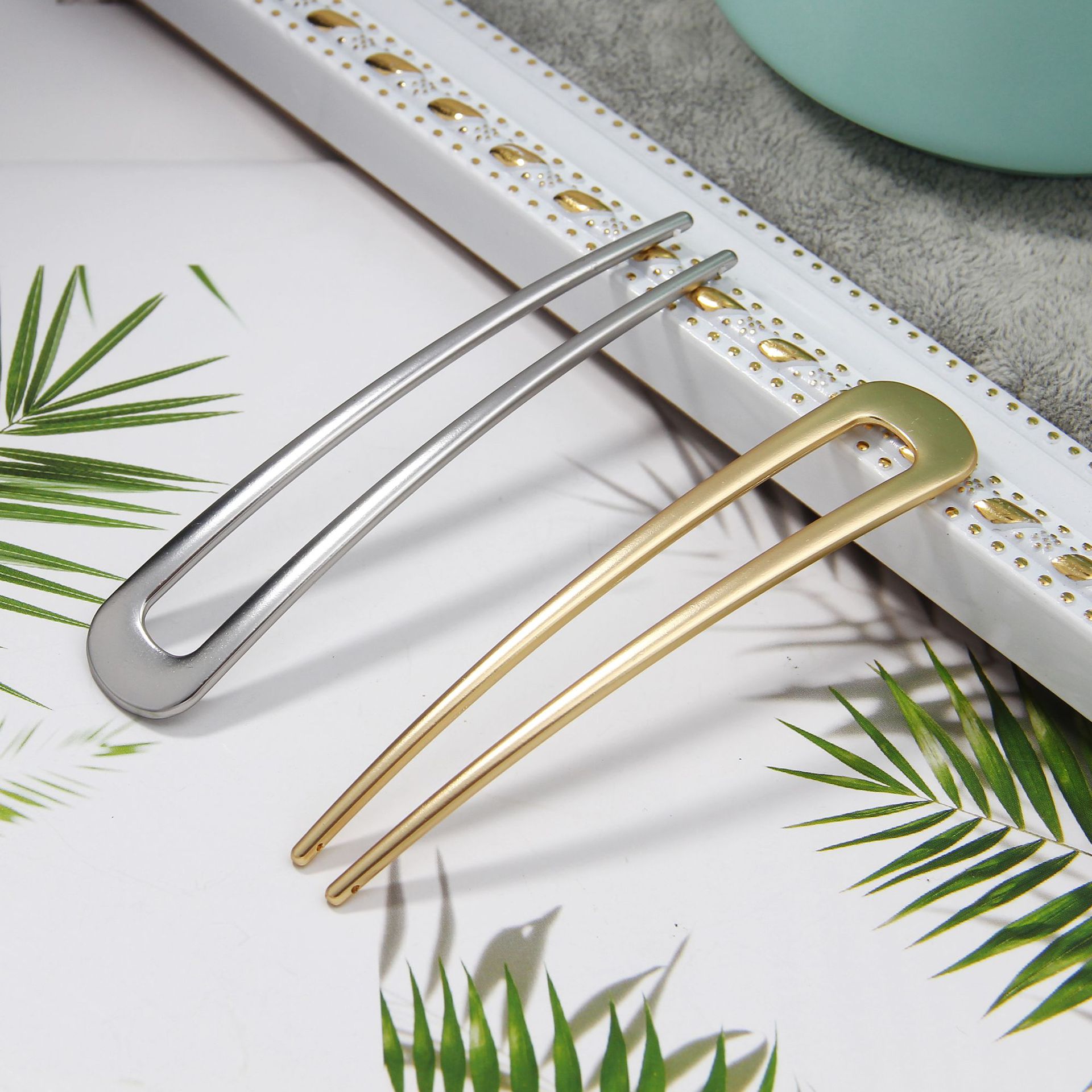Japanese and Korean Light Luxury and Simplicity All-Matching Retro Hair Clasp U-Shaped Metal Maintains Color Hairpin Tie up the Hair Chopsticks Cold Style Hair Accessories