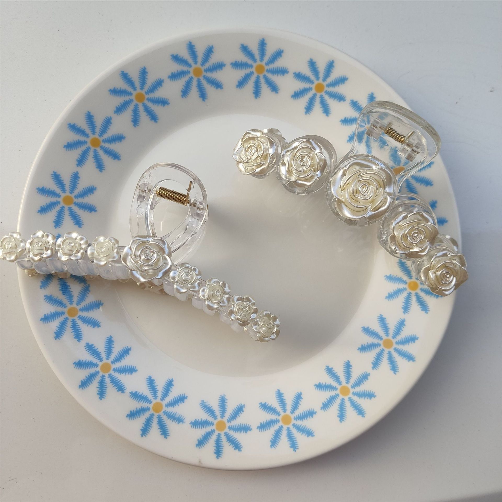White Rose Grip ~ Transparent Large Hair Claw out Hairpin Retro Elegant Girls Bath Barrettes Rose Hairpin