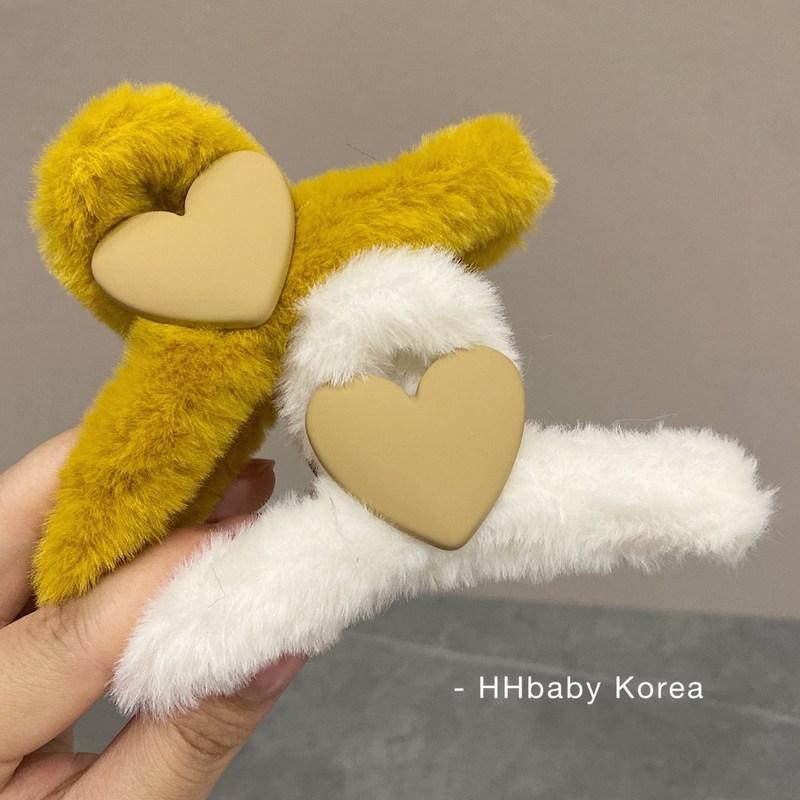 Xinlige Korean Autumn and Winter New Love Fur Catch Gap Former Red Imitation Fur Plush Barrettes Shark Claw Hairpin