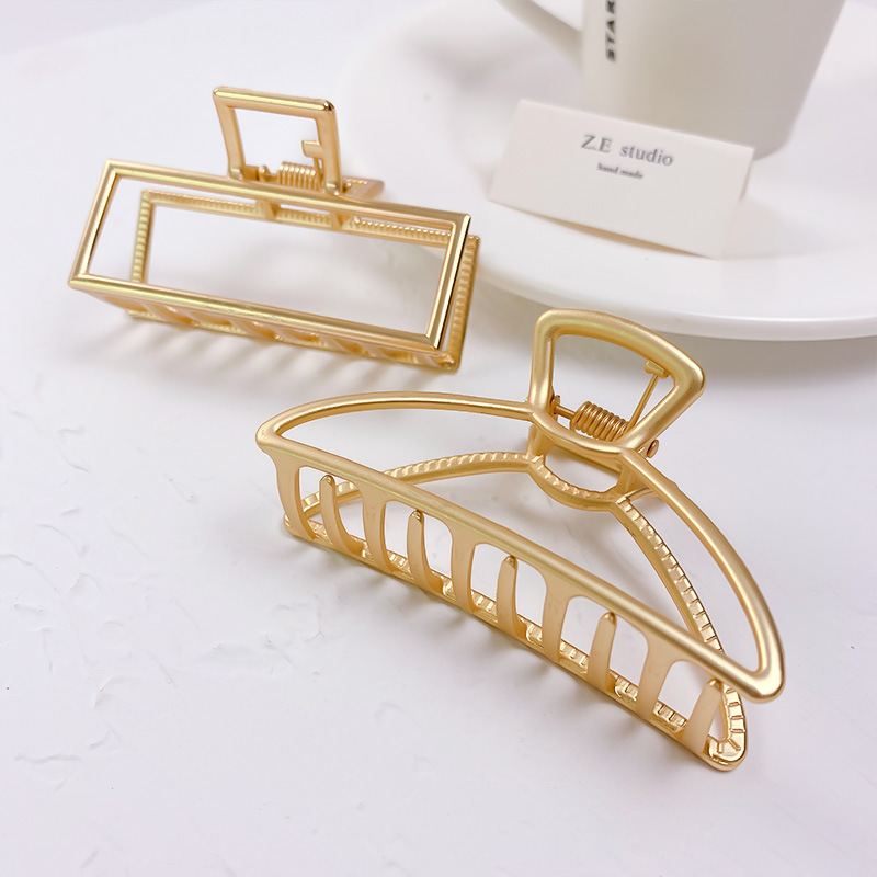 Instafamous Metal Grip Large Back Head Hair Claw Pearl Barrettes Temperament Shark Clip Hair Clip Headdress Claw Hairpin