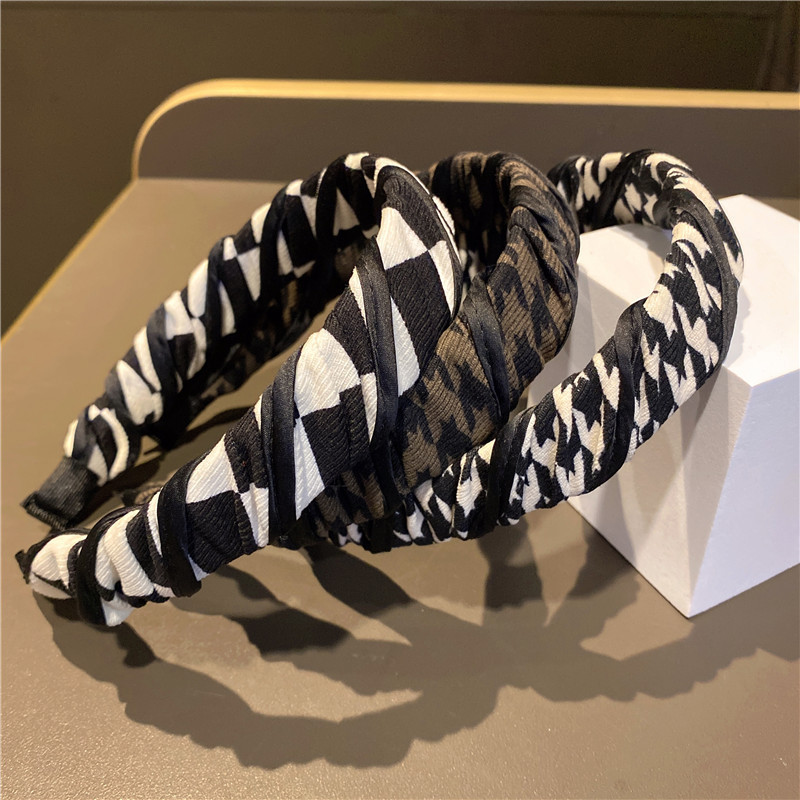 Pleated Braid Headband Black and White Series Autumn Winter Retro Elegant Woven Headband Hairpin Hair Tie Headdress New Headband