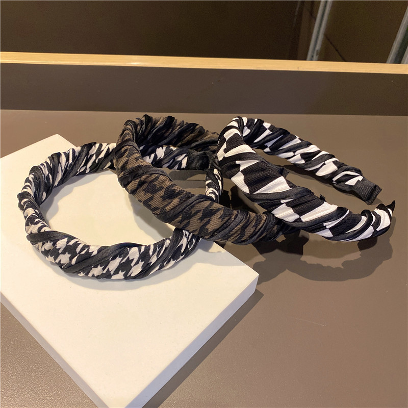Pleated Braid Headband Black and White Series Autumn Winter Retro Elegant Woven Headband Hairpin Hair Tie Headdress New Headband