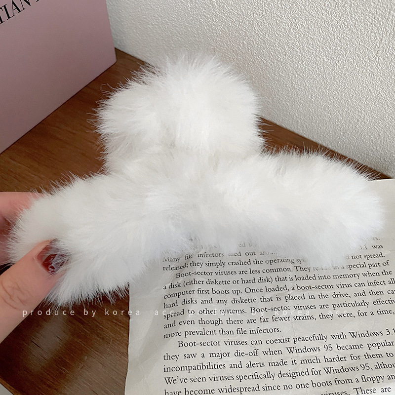 Korean-Style Imitation Rabbit Fur Gap Former Red Furry Hair Claw Updo Fashion Hairpin Girls&#039; Back Head Shark Clip Hair Accessories