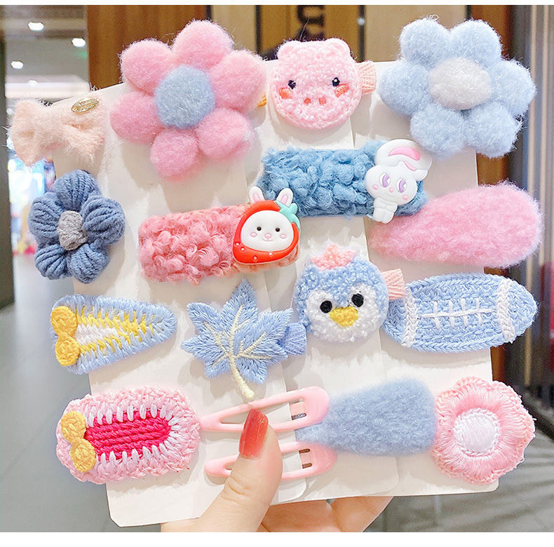 Autumn and Winter New Online Influencer Plush Hairpin Headdress Girls&#039; Cute Cartoon Furry Hairpin Clip Headdress Combination Set