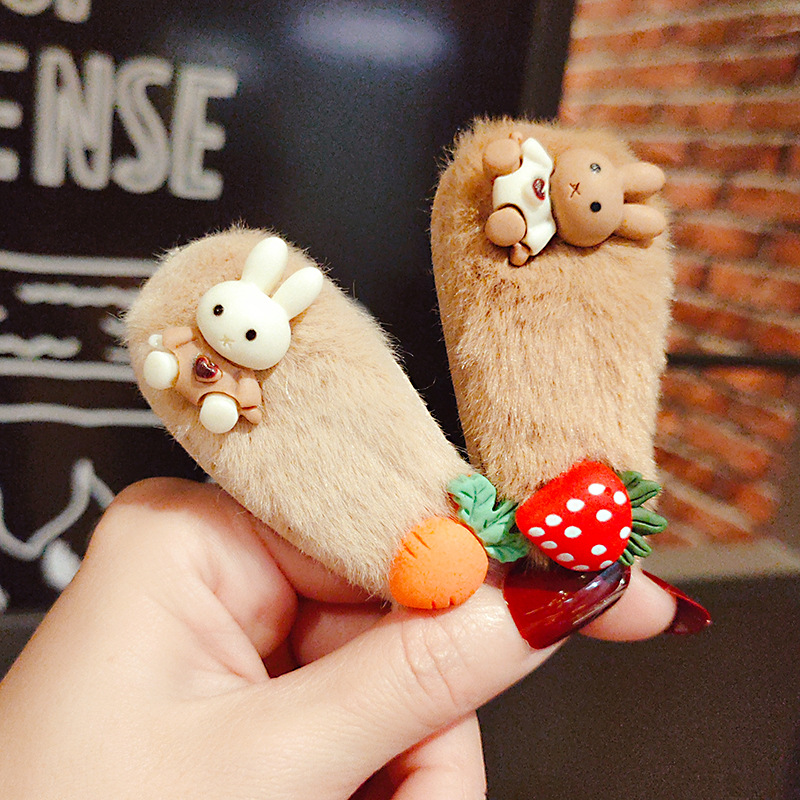 Autumn and Winter Korean Milk Tea Plush Barrettes Furry Cartoon Side Clip Girl Online Influencer Headdress Barrettes Hairpin Hairpin