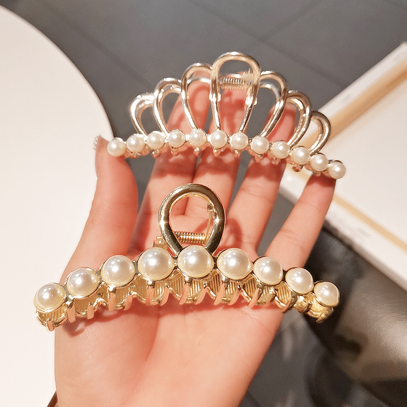 Metal Grip Korean Large Back Head Hair Claw Vintage Headwear Pearl Barrettes Simple Alloy Shark Clip Crown Hairpin
